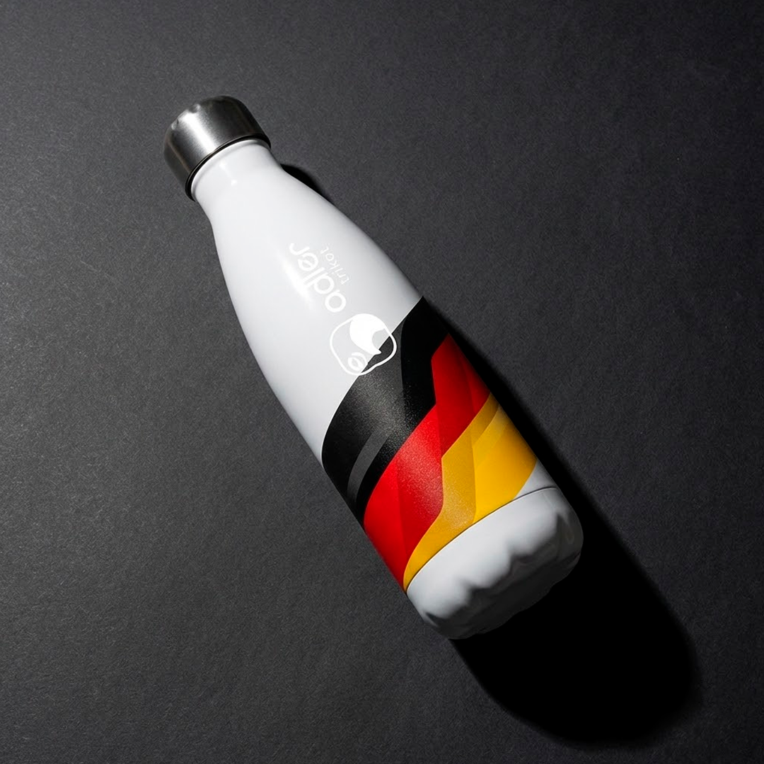 Adler Trikot „Stolz der Nation“ Premium-Thermoflasche | Deutschland Edition